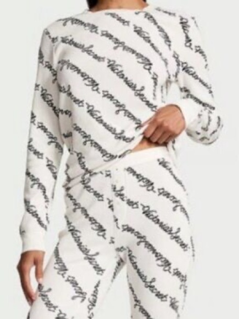 White Script-Print Thermal Pajama set